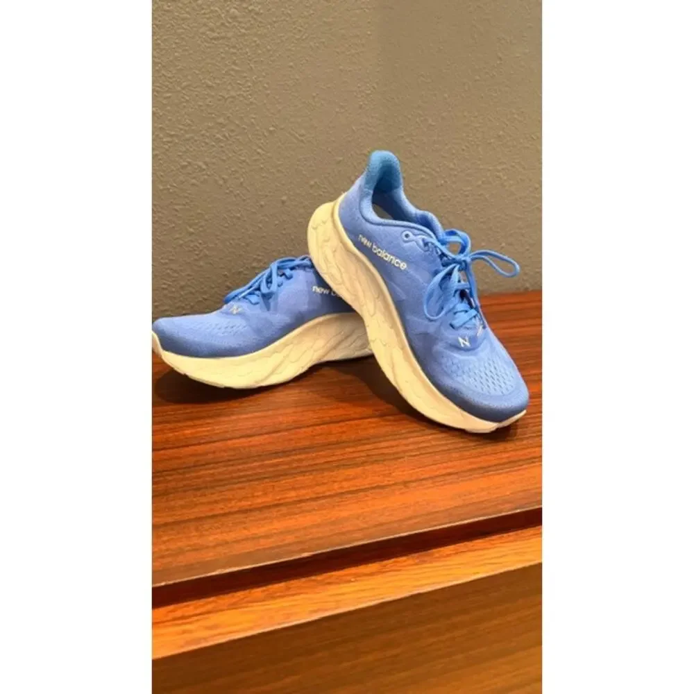 New Balance Womens Vibrant Blue Size 8.5 Fresh Foam Run Shoe